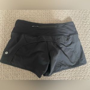 LULULEMON, Speed Up Low-Rise Lined Short 2.5", size 4